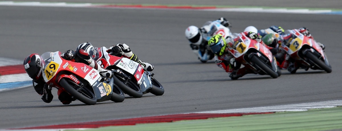Podium und Sturz zum Saisonabschluss von Motorradrennfahrer Philipp Freitag