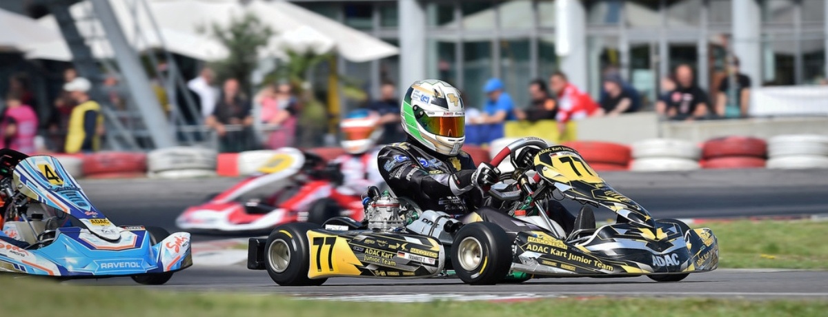 Tim Tramnitz fährt souverän in die Top Ten