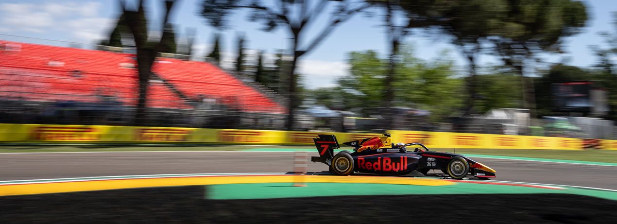 ADAC Team Hansa Fahrer, Tim Tramnitz, fährt auf Platz zwei beim Europa-Auftakt