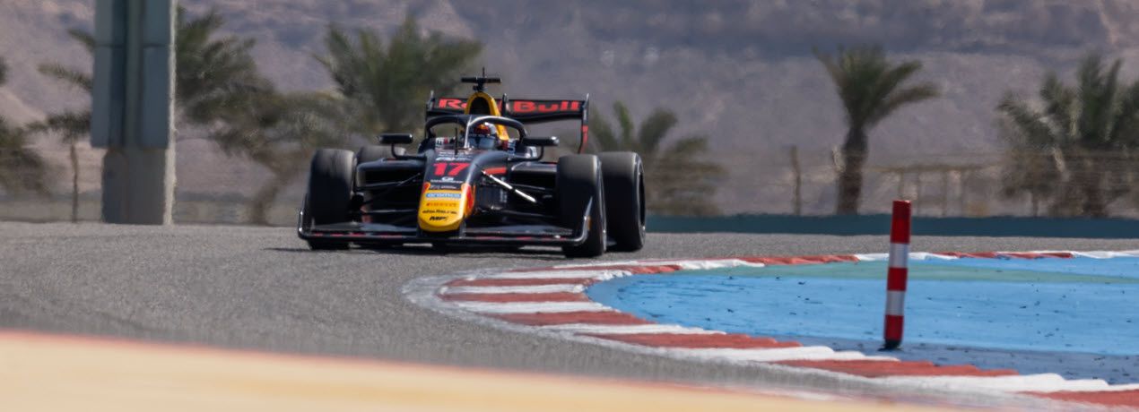 ADAC Team Hansa Fahrer Tim Tramnitz testet in der Wüste von Bahrain
