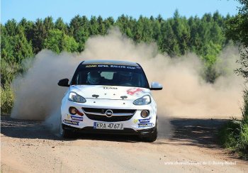 ADAC Team HSA Fahrer Hetz&Kohring laufen als zweitbestes dt. Team ein