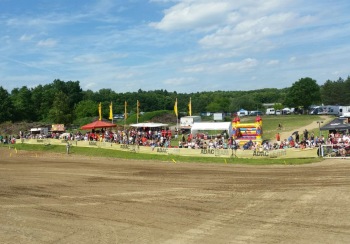 Spannende Motocrossläufe in Sternberg 