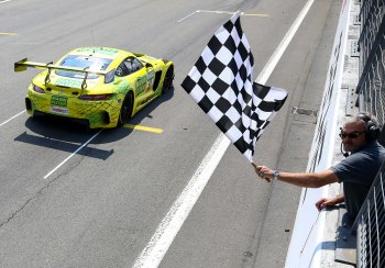 ADAC Team Hansa Fahrer Maximilian Buhk feiert den ersten Saisonsieg im ADAC GT Masters